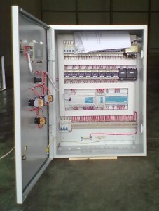 Шкаф управления оборудованием овощехранилищ активной вентиляции.